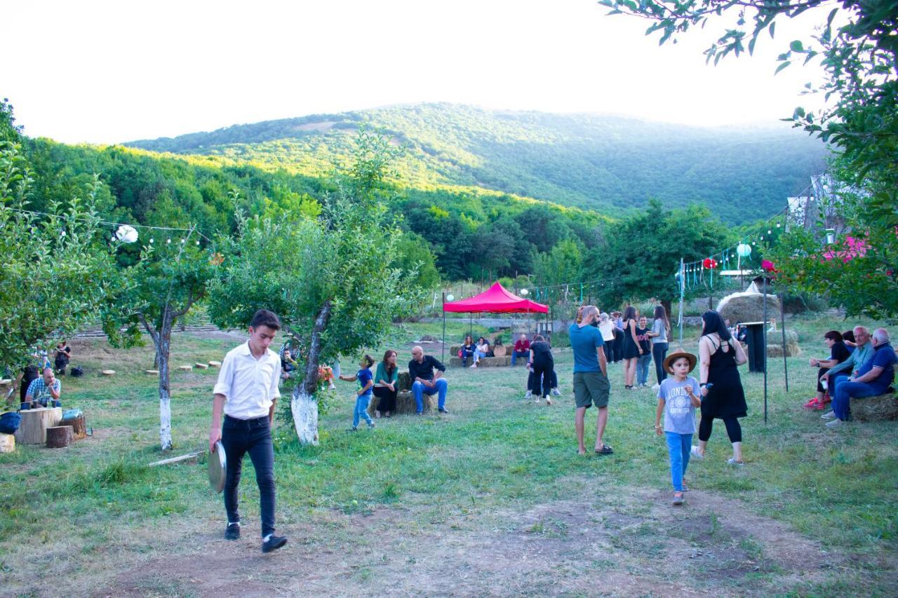 Vardeni Guesthouse Hrazdan Екстер'єр фото